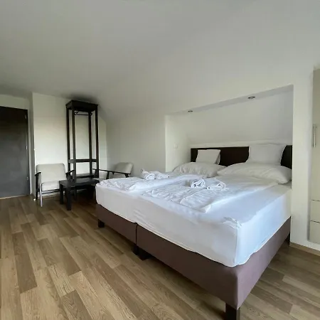 Varlak Vendeghaz 2 Apartment Siofok